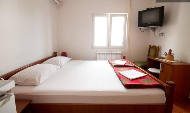Apartments & Rooms M Petrovac Номер фото