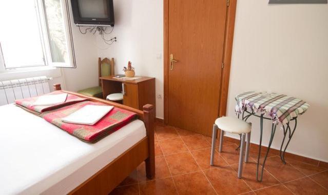 Apartments & Rooms M Petrovac Номер фото