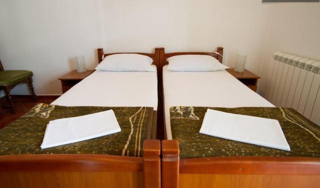 Apartments & Rooms M Petrovac Екстер'єр фото