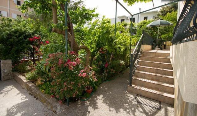 Apartments & Rooms M Petrovac Екстер'єр фото